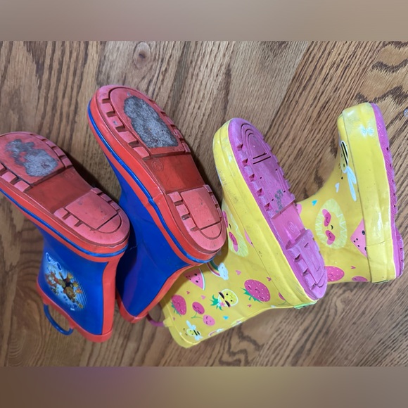 Lot of Size 7/8 toddler rain boots ☔️ - Picture 2 of 4